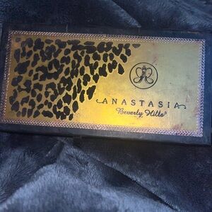Anastasia Beverly Hills Gold and Black Eyeshadow Palette